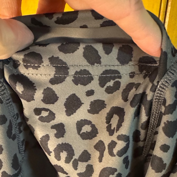 Allfenix Gray Leopard Print Athletic Leggings - Picture 9 of 9